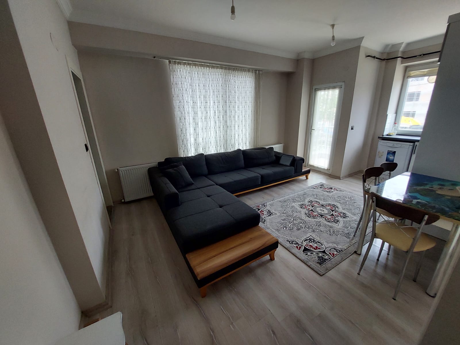 CUMHURİYET MAHALLESİNDE EŞYALI SATILIK 1+1